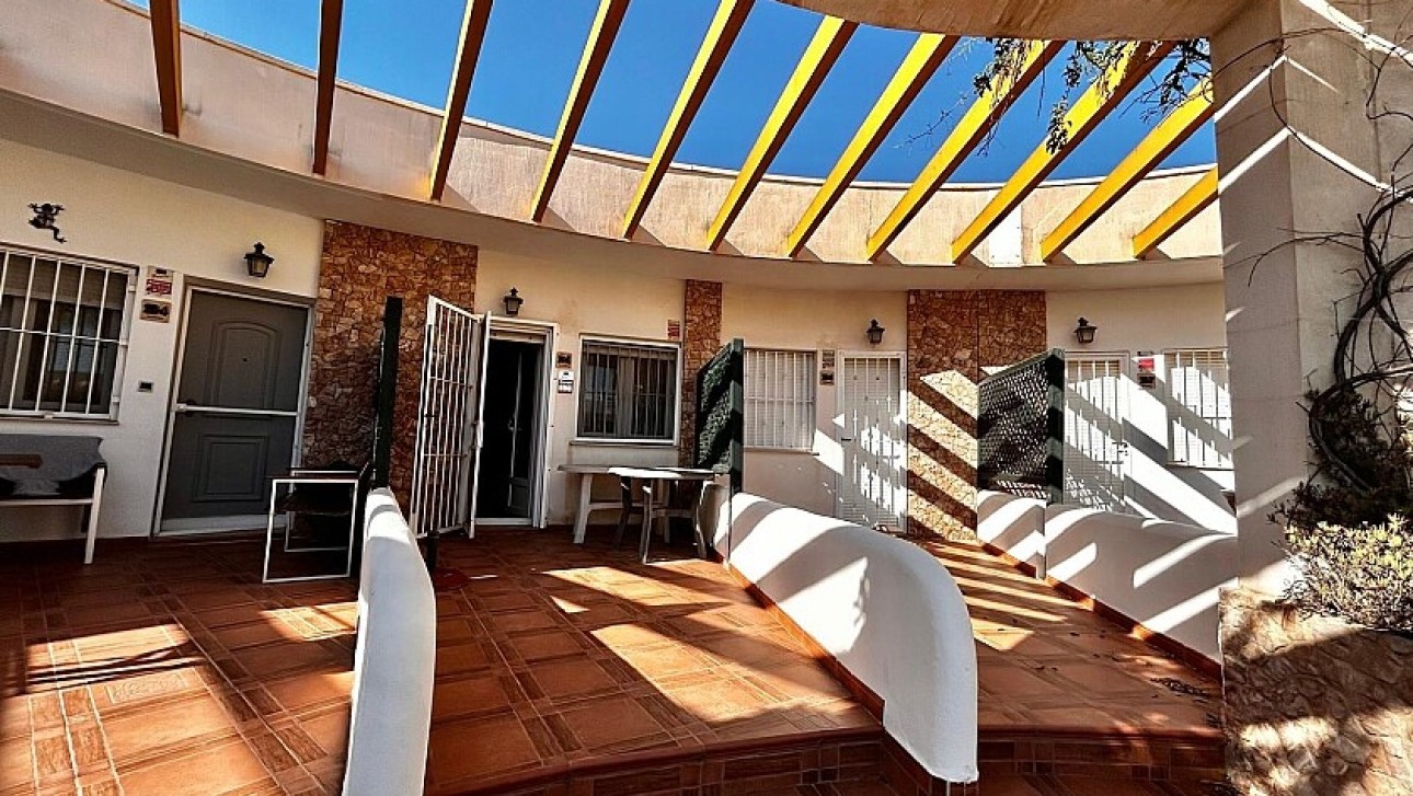 Revente - Semidetached villa - Mil Palmeras