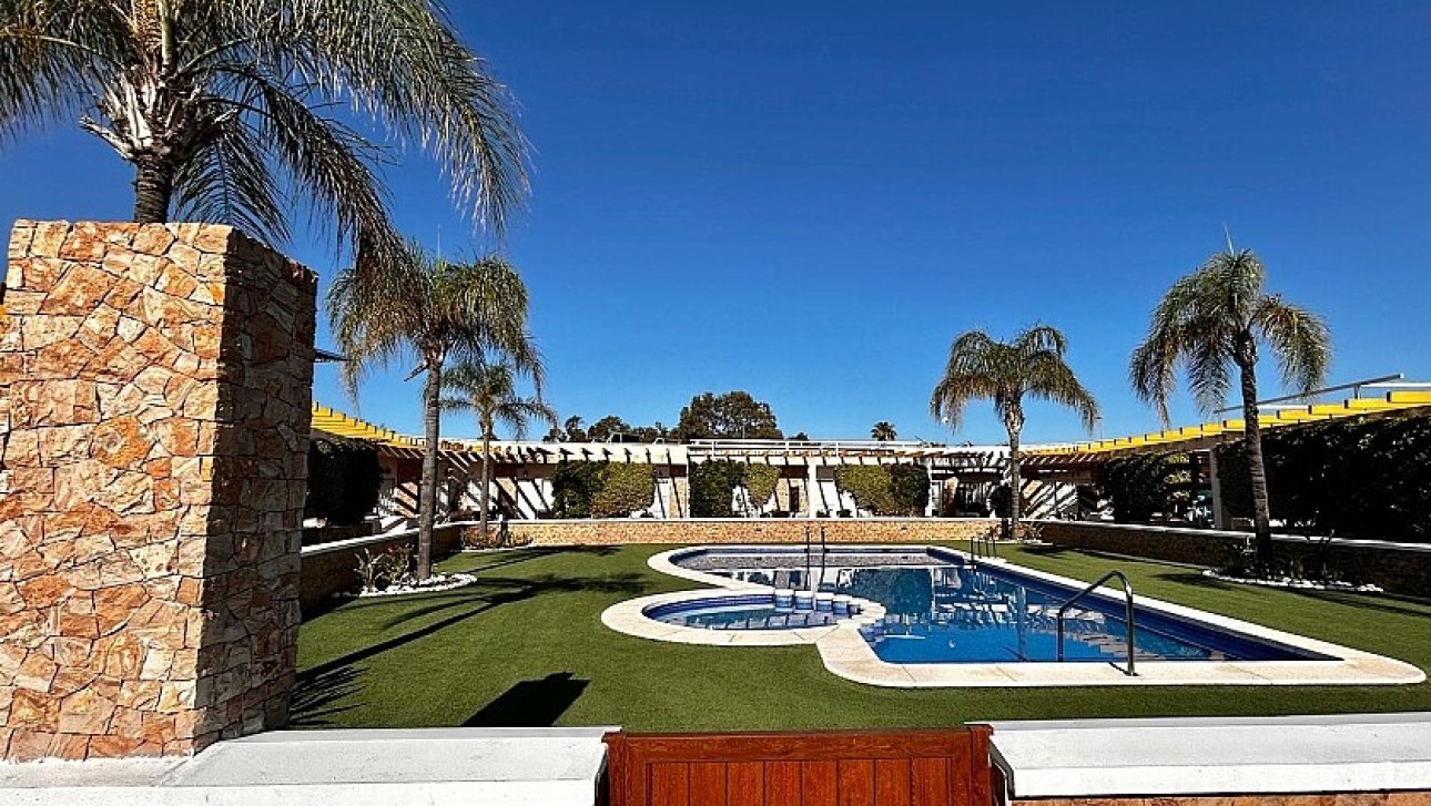 Revente - Semidetached villa - Mil Palmeras