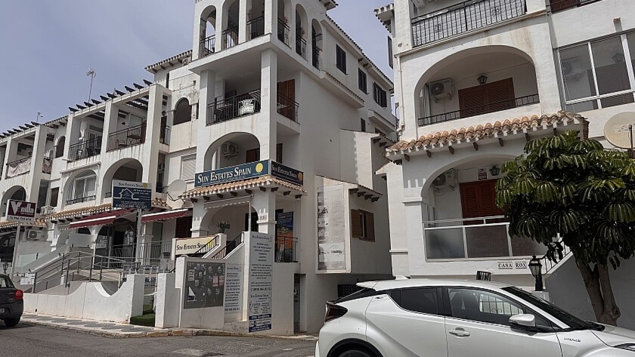 Resale - Storage room and parking - Orihuela Costa - Villamartín