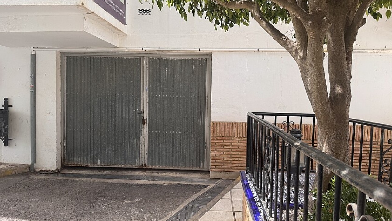Resale - Storage room and parking - Orihuela Costa - Villamartín