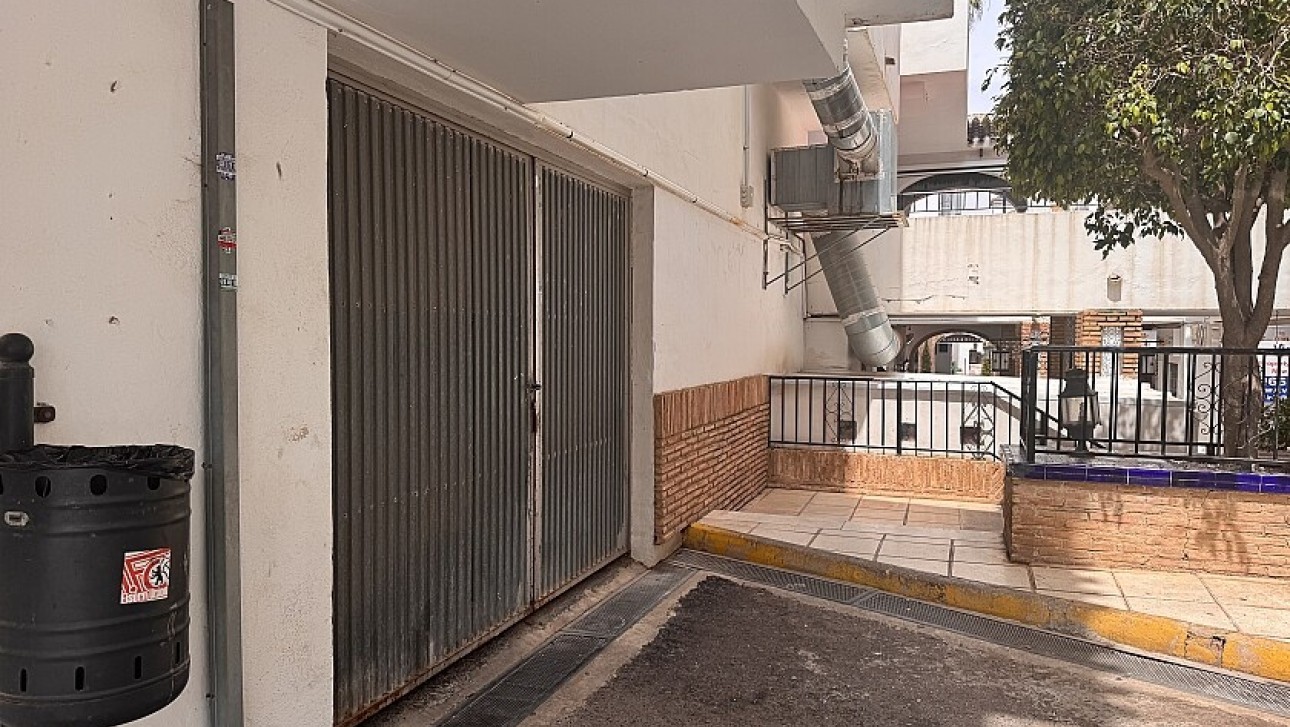 Resale - Storage room and parking - Orihuela Costa - Villamartín