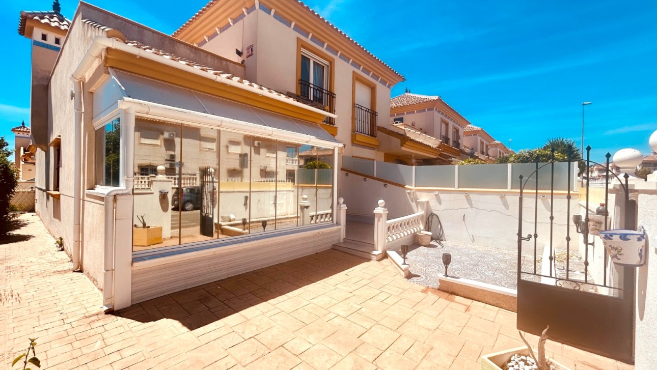 Wynajem długoterminowy - Adosado - Orihuela Costa - Villamartin area