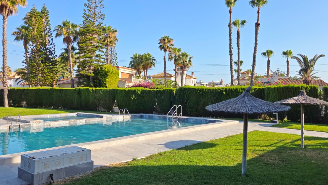 Resale - Apartment - Orihuela Costa - Playa Flamenca