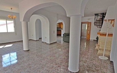 Resale - Villa - Orihuela Costa - Villamartin area