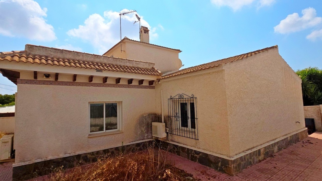 Resale - Villa - Orihuela Costa - Villamartin area