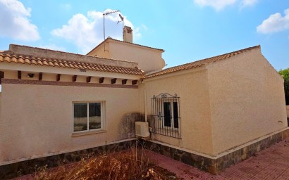 Resale - Villa - Orihuela Costa - Villamartin area