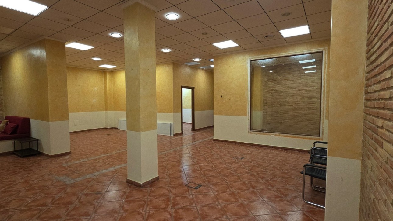 Alquiler a largo plazo - Comercial - Torrevieja - Centro