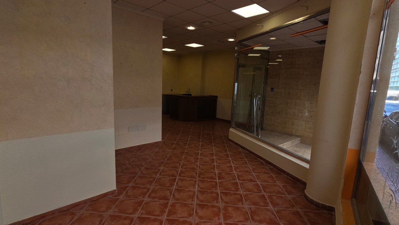 Alquiler a largo plazo - Comercial - Torrevieja - Centro