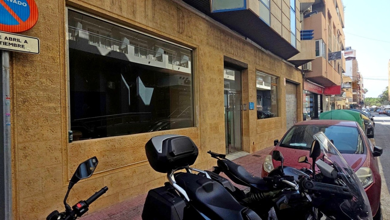 Alquiler a largo plazo - Comercial - Torrevieja - Centro