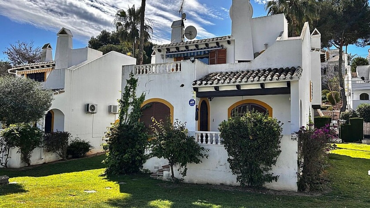 Resale - Villa - Orihuela Costa - Villamartín