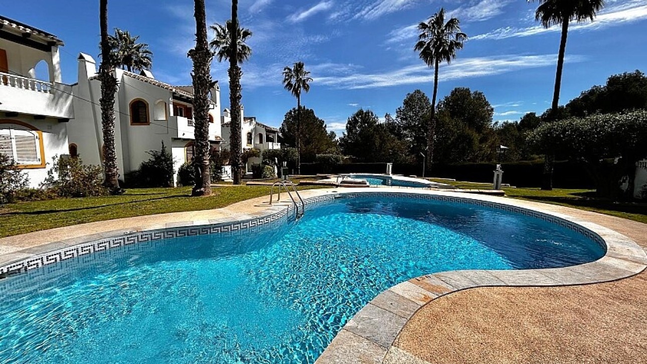 Resale - Villa - Orihuela Costa - Villamartín