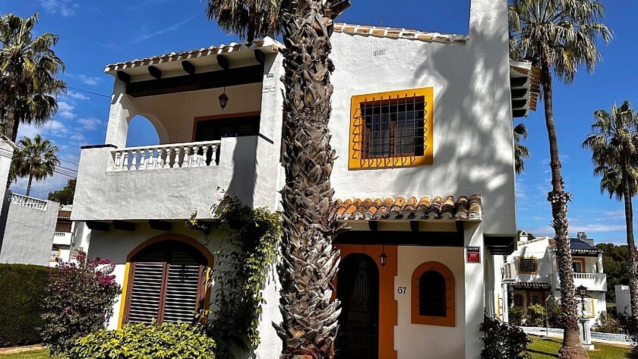 Resale - Villa - Orihuela Costa - Villamartín