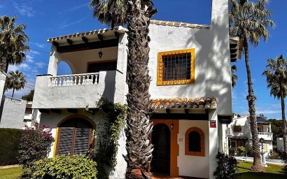 Resale - Villa - Orihuela Costa - Villamartín