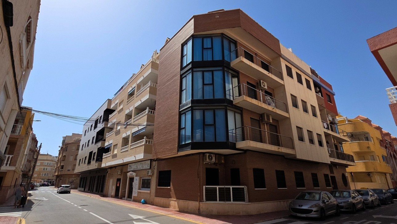 Resale - Apartment - La Mata