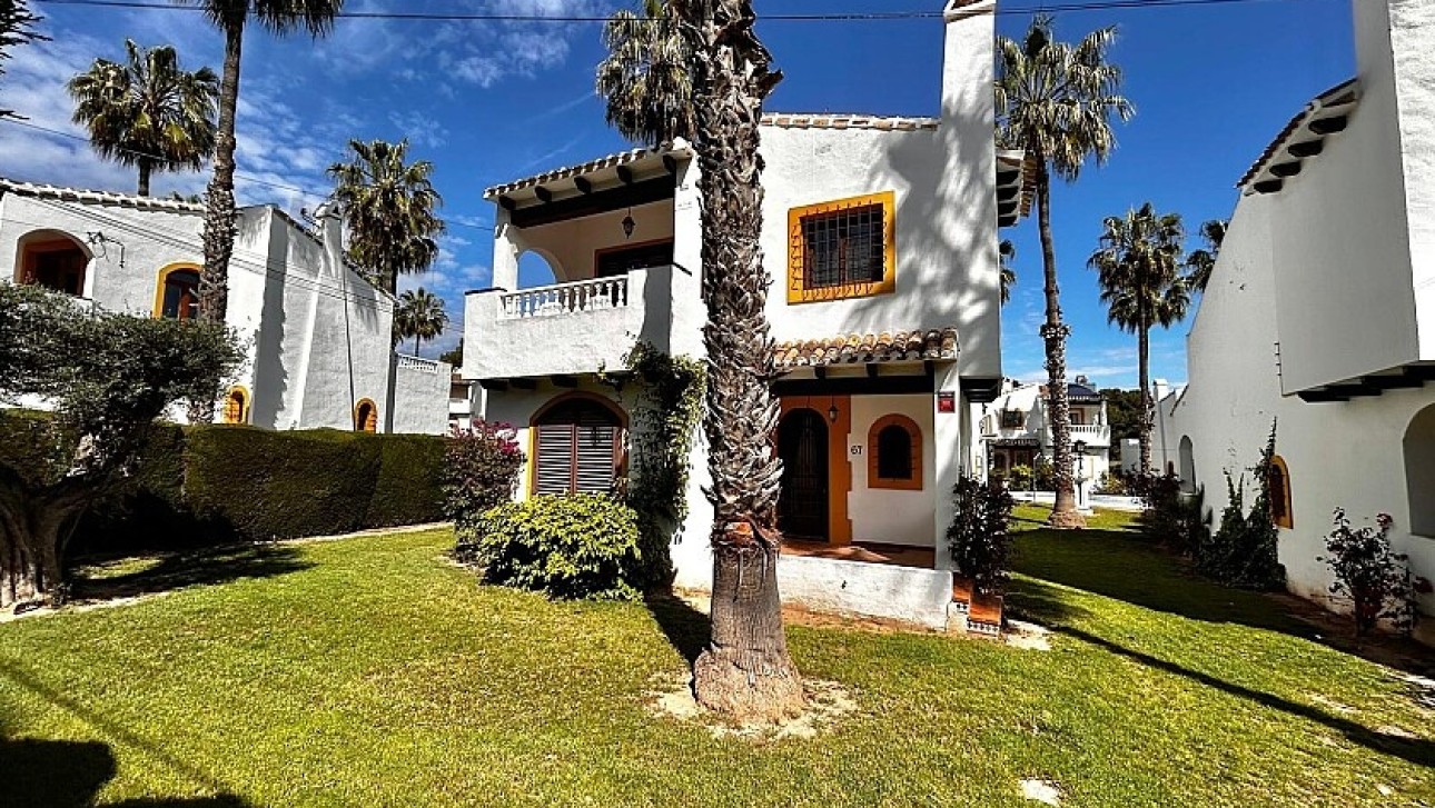 Resale - Villa - Orihuela Costa - Villamartín