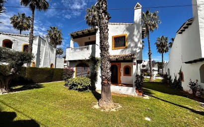 Resale - Villa - Orihuela Costa - Villamartín
