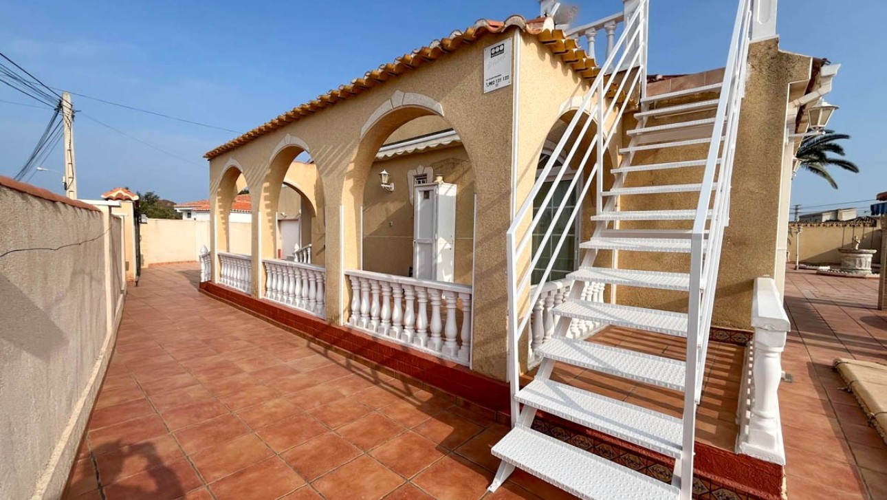 Herverkoop - Villa - Torrevieja - El Chaparral