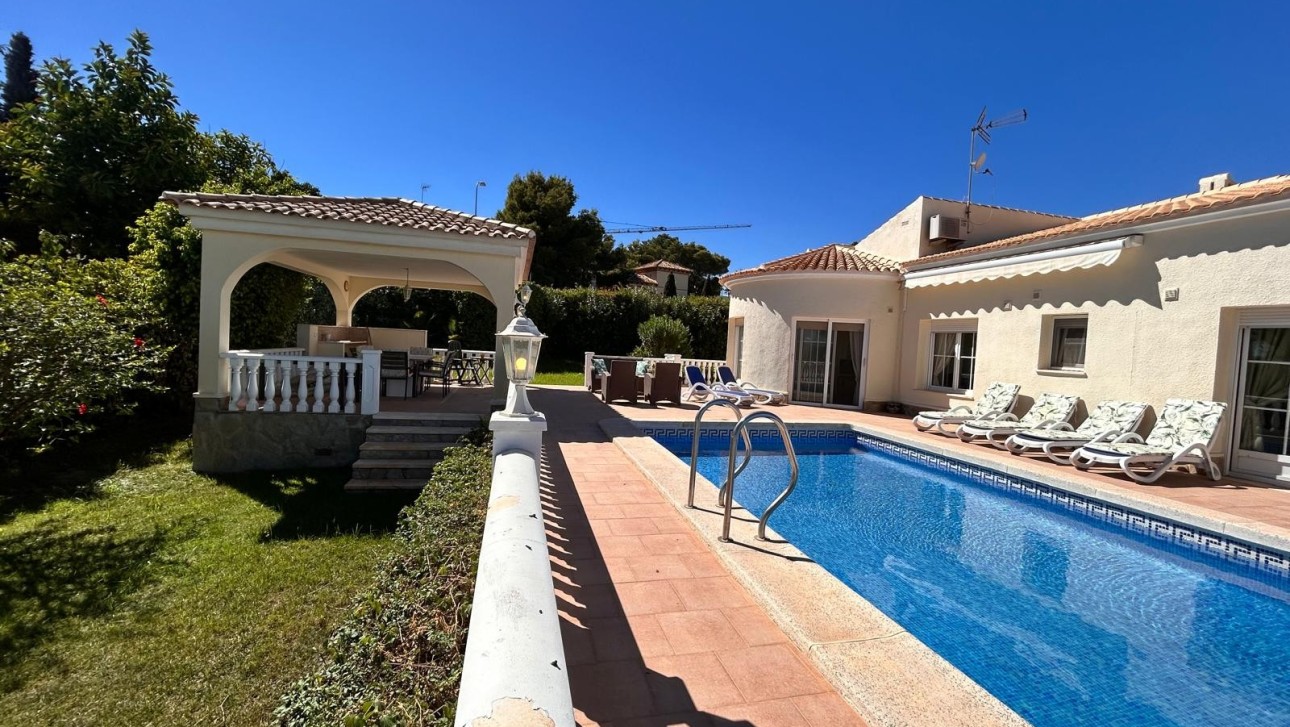 Reventa - Villa - Villamartin