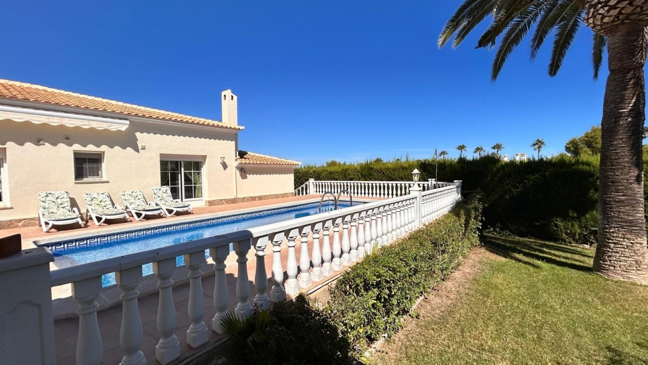 Reventa - Villa - Villamartin