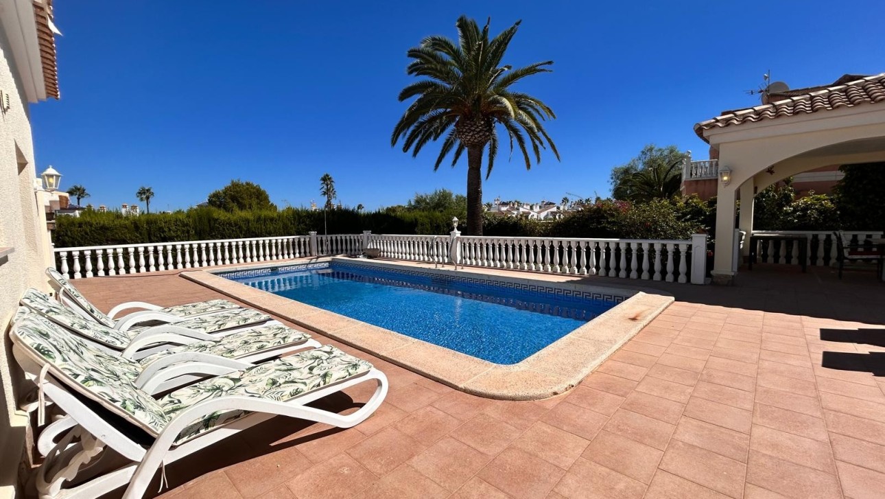 Reventa - Villa - Villamartin