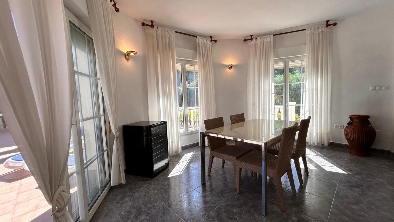 Reventa - Villa - Villamartin