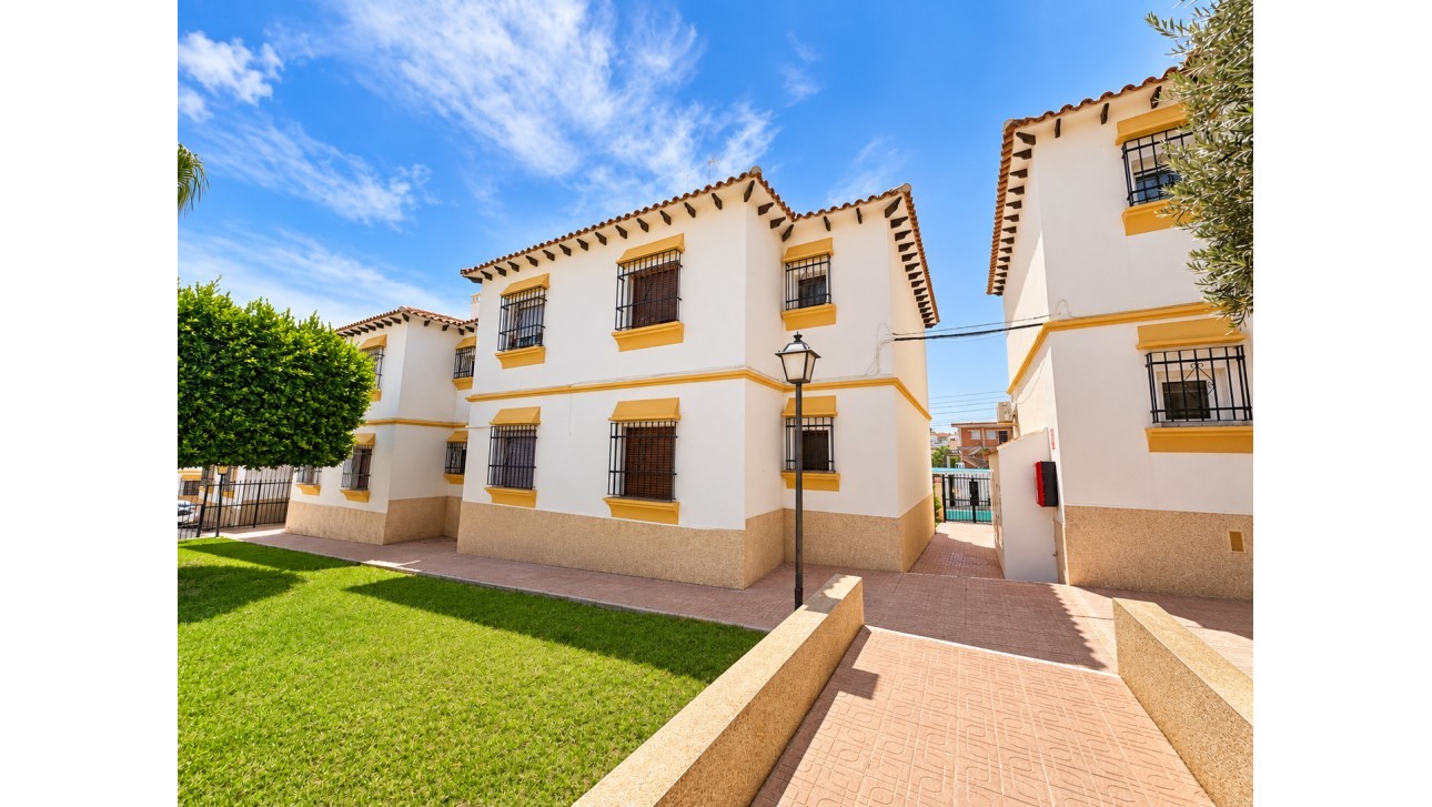 Resale - Apartment - Orihuela Costa - Villamartin area