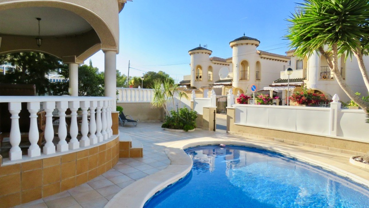 Перепродажа - Villa - Orihuela Costa - Las Filipinas