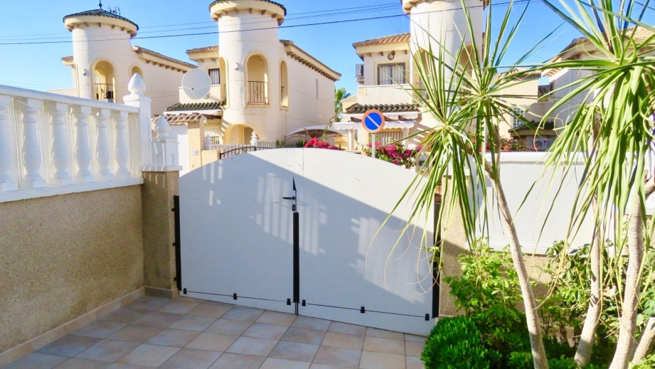 Перепродажа - Villa - Orihuela Costa - Las Filipinas