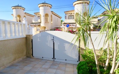 Перепродажа - Villa - Orihuela Costa - Las Filipinas