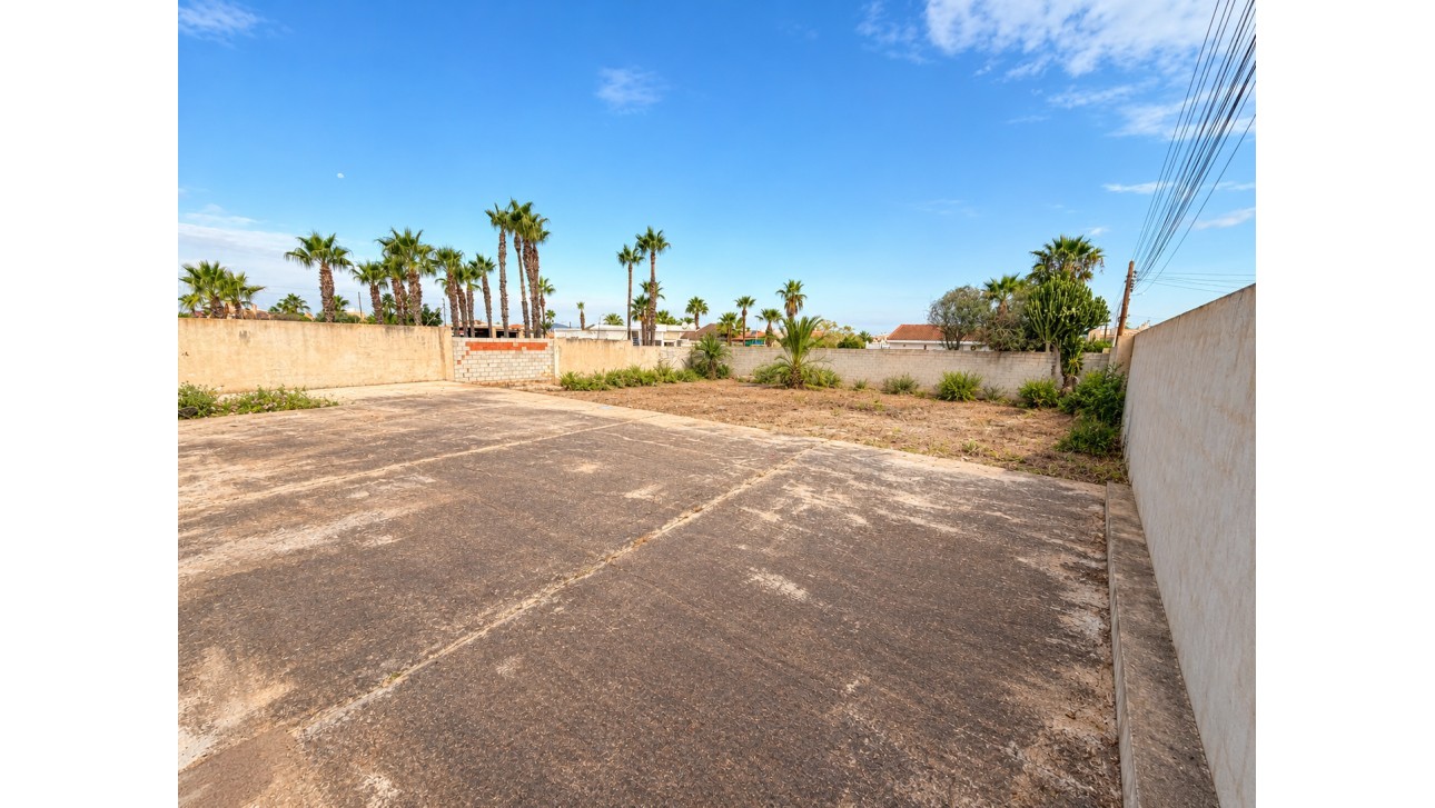 Resale - Plot / Land - Torrevieja - El Chaparral